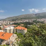 Three Bedroom Spacious Apartment Petrunjela