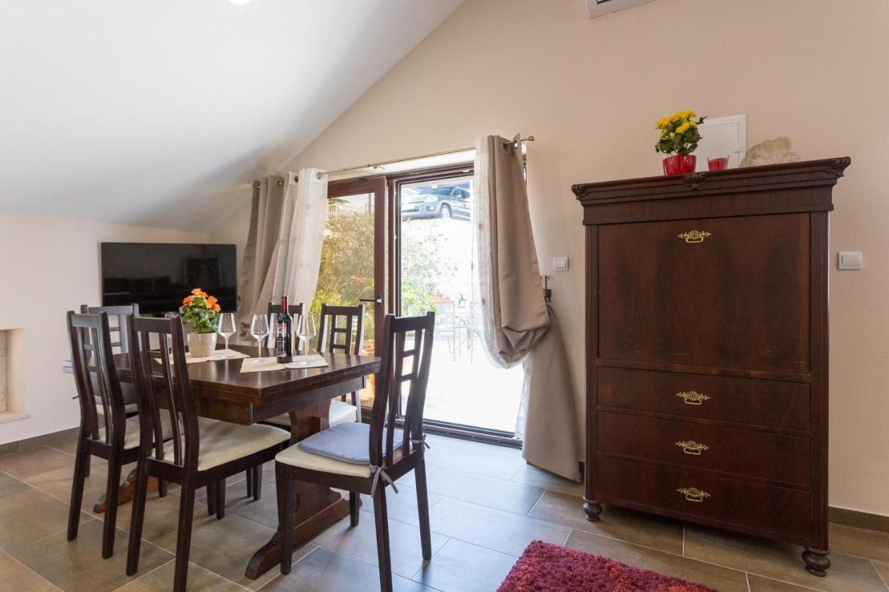 Appartement Three Bedroom Spacious Petrunjela *