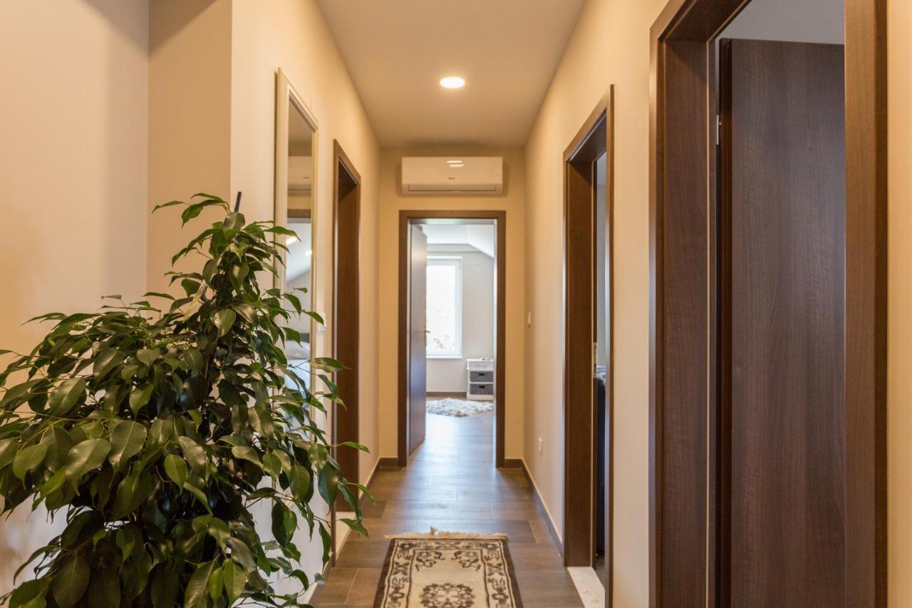 Appartement Three Bedroom Spacious Petrunjela *